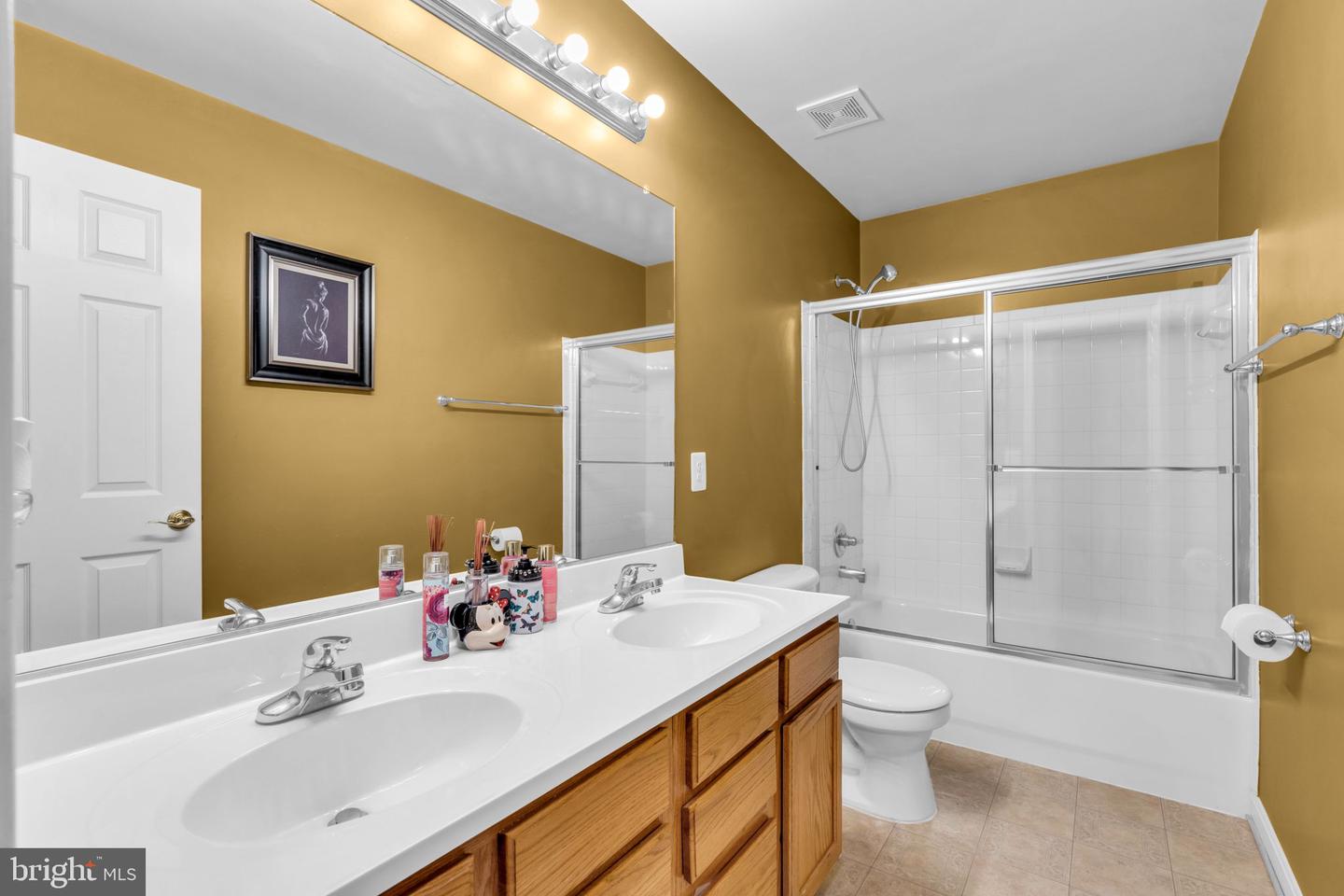 8600 DUTCHMAN CT, MANASSAS, Virginia 20110, 5 Bedrooms Bedrooms, ,4 BathroomsBathrooms,Residential,For sale,8600 DUTCHMAN CT,VAMN2008338 MLS # VAMN2008338