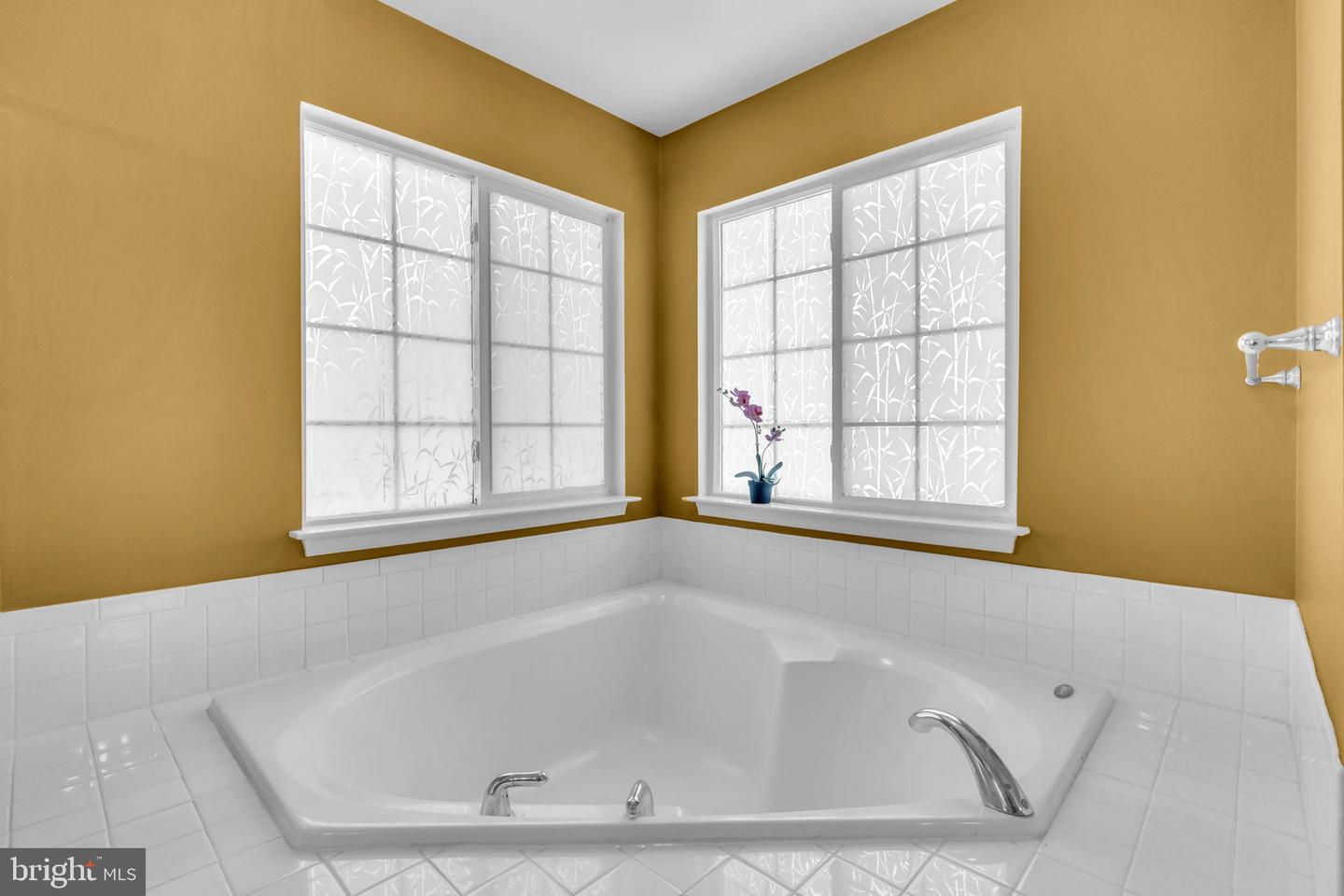 8600 DUTCHMAN CT, MANASSAS, Virginia 20110, 5 Bedrooms Bedrooms, ,4 BathroomsBathrooms,Residential,For sale,8600 DUTCHMAN CT,VAMN2008338 MLS # VAMN2008338