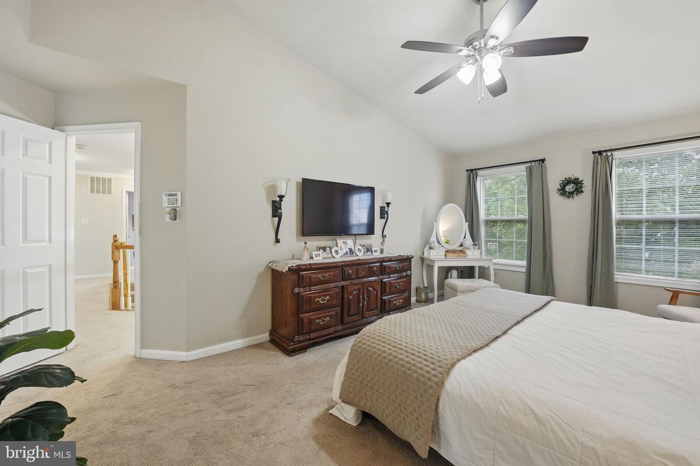 8408 LIPPIZAN PL, GAINESVILLE, Virginia 20155, 4 Bedrooms Bedrooms, ,3 BathroomsBathrooms,Residential,For sale,8408 LIPPIZAN PL,VAPW2094792 MLS # VAPW2094792