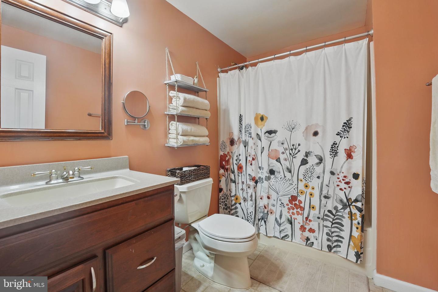 8408 LIPPIZAN PL, GAINESVILLE, Virginia 20155, 4 Bedrooms Bedrooms, ,3 BathroomsBathrooms,Residential,For sale,8408 LIPPIZAN PL,VAPW2094792 MLS # VAPW2094792