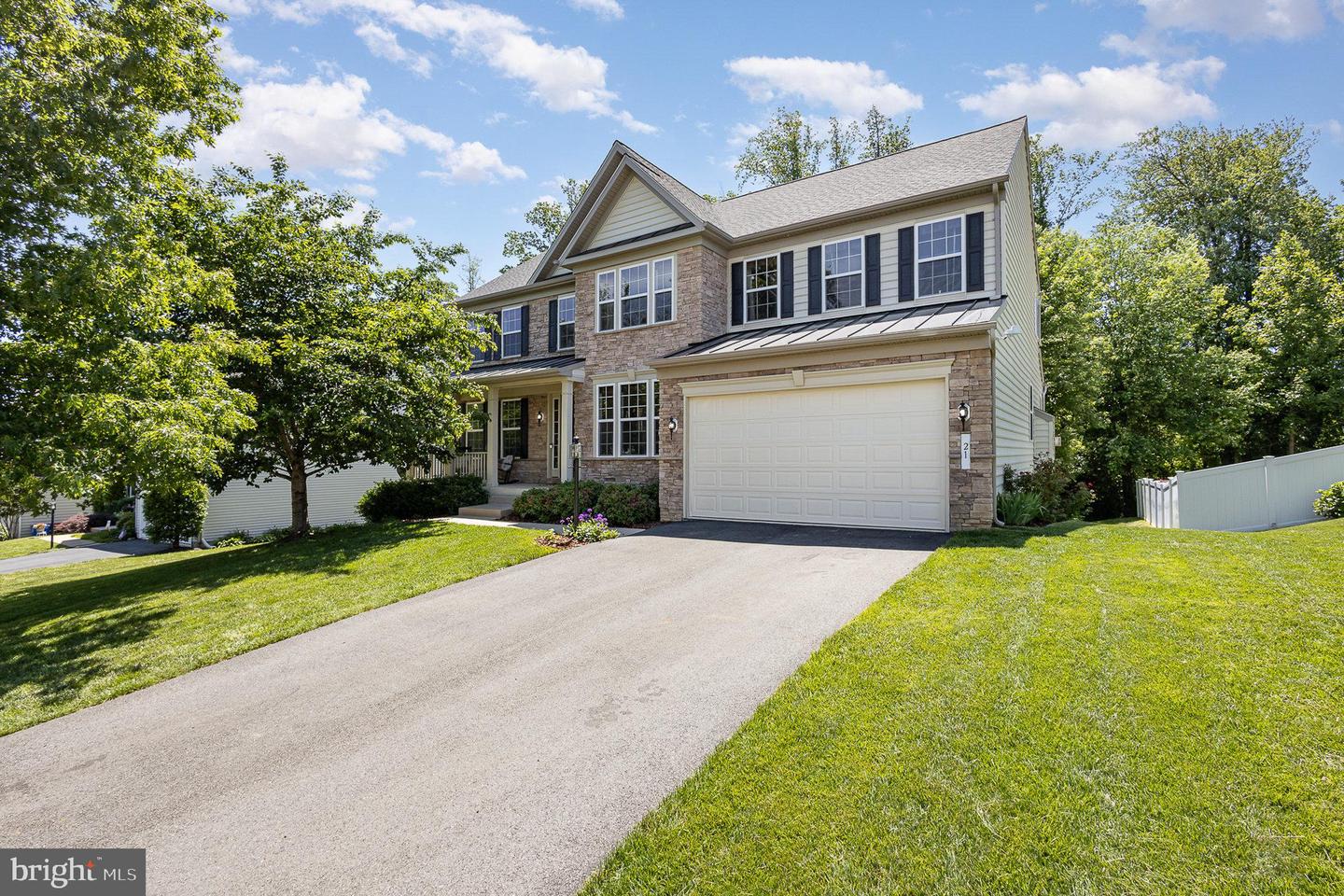 21 BEREA KNOLLS DR, FREDERICKSBURG, Virginia 22406, 5 Bedrooms Bedrooms, ,3 BathroomsBathrooms,Residential,For sale,21 BEREA KNOLLS DR,VAST2038912 MLS # VAST2038912