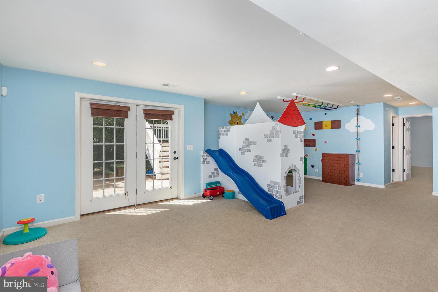 21 BEREA KNOLLS DR, FREDERICKSBURG, Virginia 22406, 5 Bedrooms Bedrooms, ,3 BathroomsBathrooms,Residential,For sale,21 BEREA KNOLLS DR,VAST2038912 MLS # VAST2038912