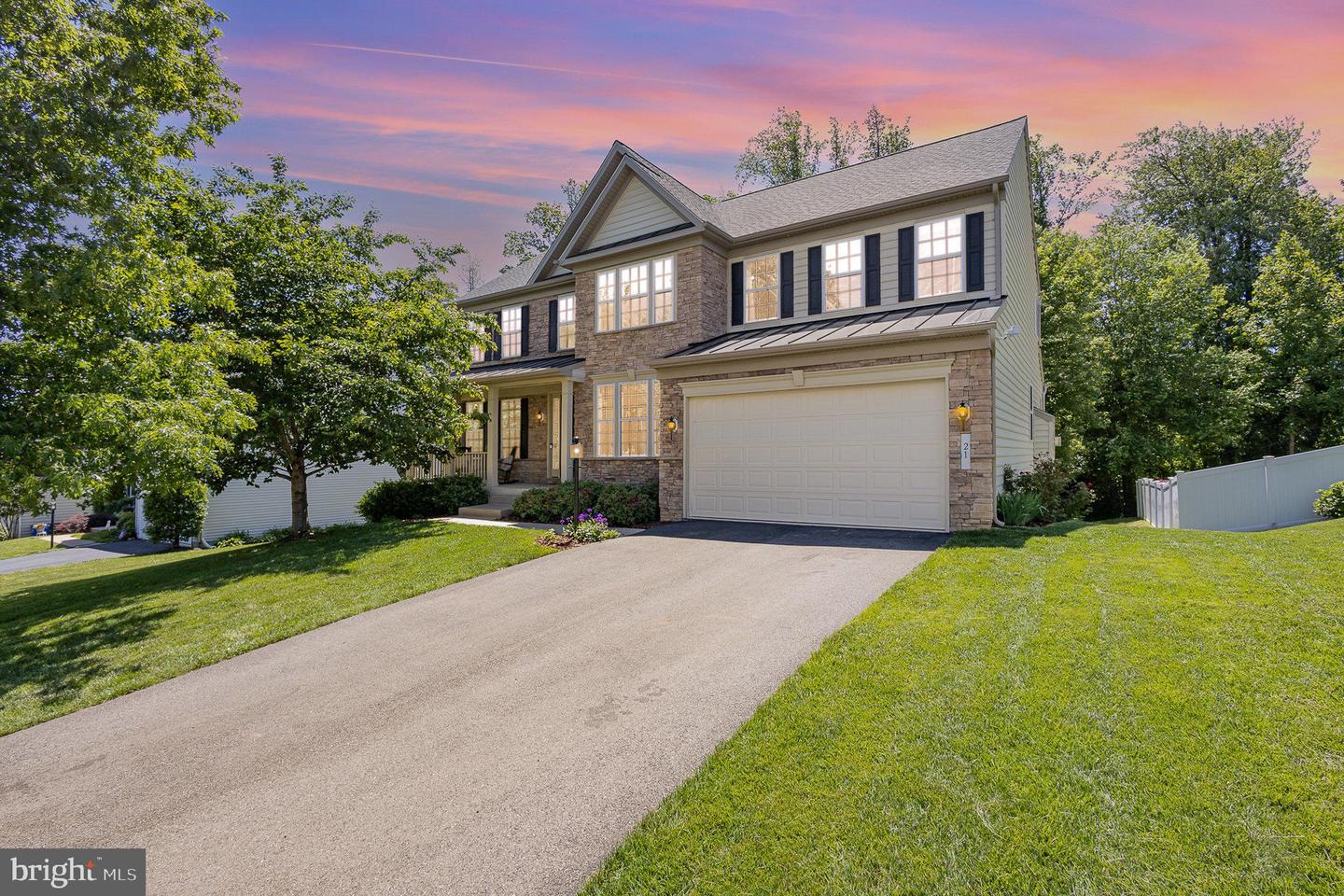 21 BEREA KNOLLS DR, FREDERICKSBURG, Virginia 22406, 5 Bedrooms Bedrooms, ,3 BathroomsBathrooms,Residential,For sale,21 BEREA KNOLLS DR,VAST2038912 MLS # VAST2038912