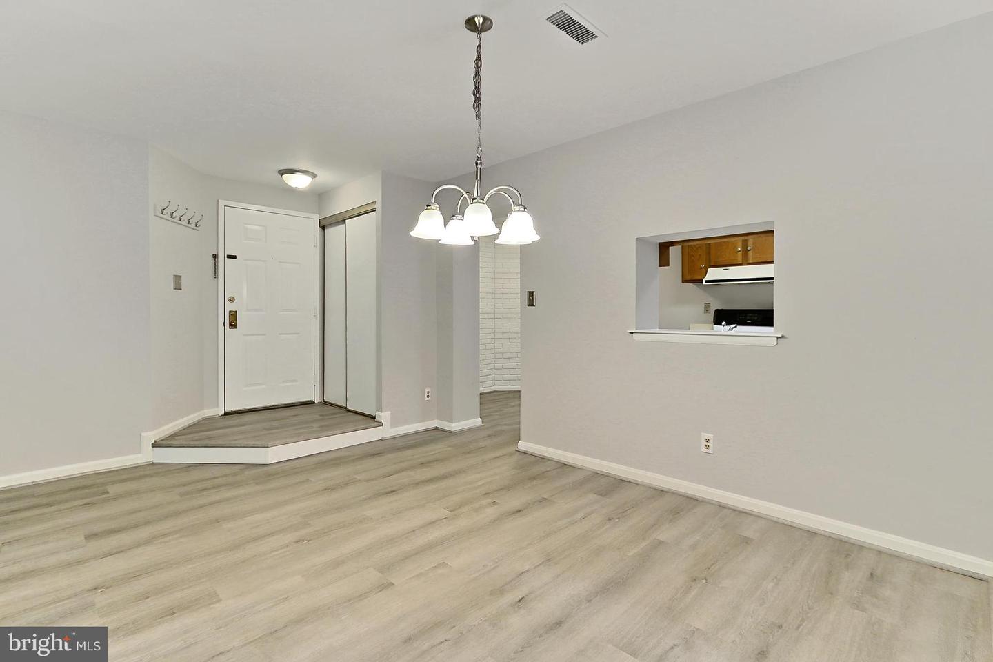5823 COVE LANDING RD #101, BURKE, Virginia 22015, 1 Bedroom Bedrooms, ,1 BathroomBathrooms,Residential,For sale,5823 COVE LANDING RD #101,VAFX2241346 MLS # VAFX2241346