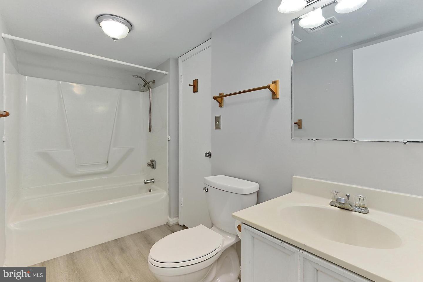 5823 COVE LANDING RD #101, BURKE, Virginia 22015, 1 Bedroom Bedrooms, ,1 BathroomBathrooms,Residential,For sale,5823 COVE LANDING RD #101,VAFX2241346 MLS # VAFX2241346