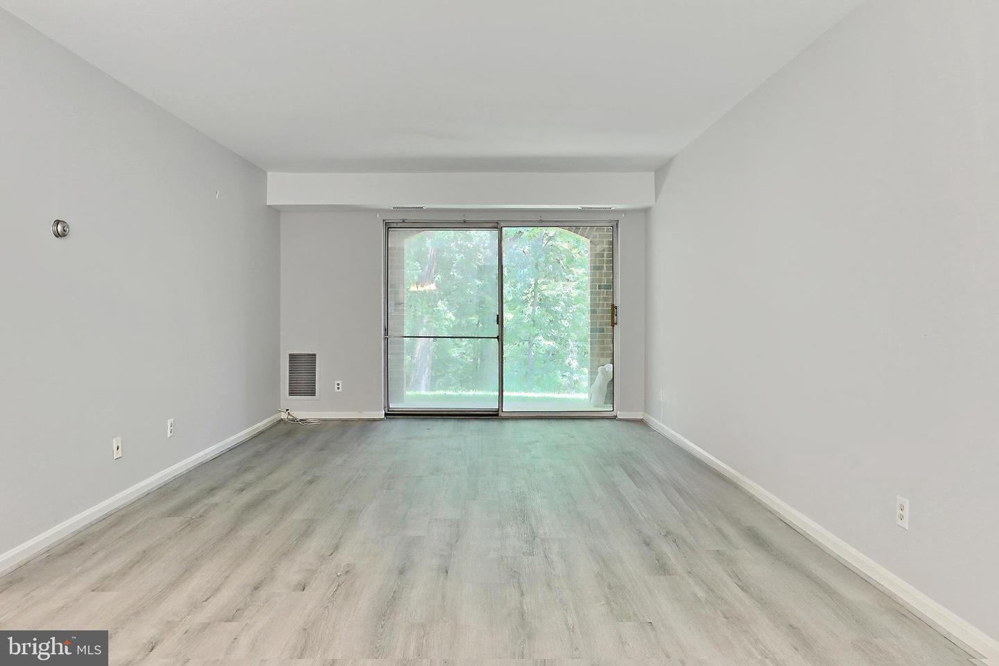 5823 COVE LANDING RD #101, BURKE, Virginia 22015, 1 Bedroom Bedrooms, ,1 BathroomBathrooms,Residential,For sale,5823 COVE LANDING RD #101,VAFX2241346 MLS # VAFX2241346