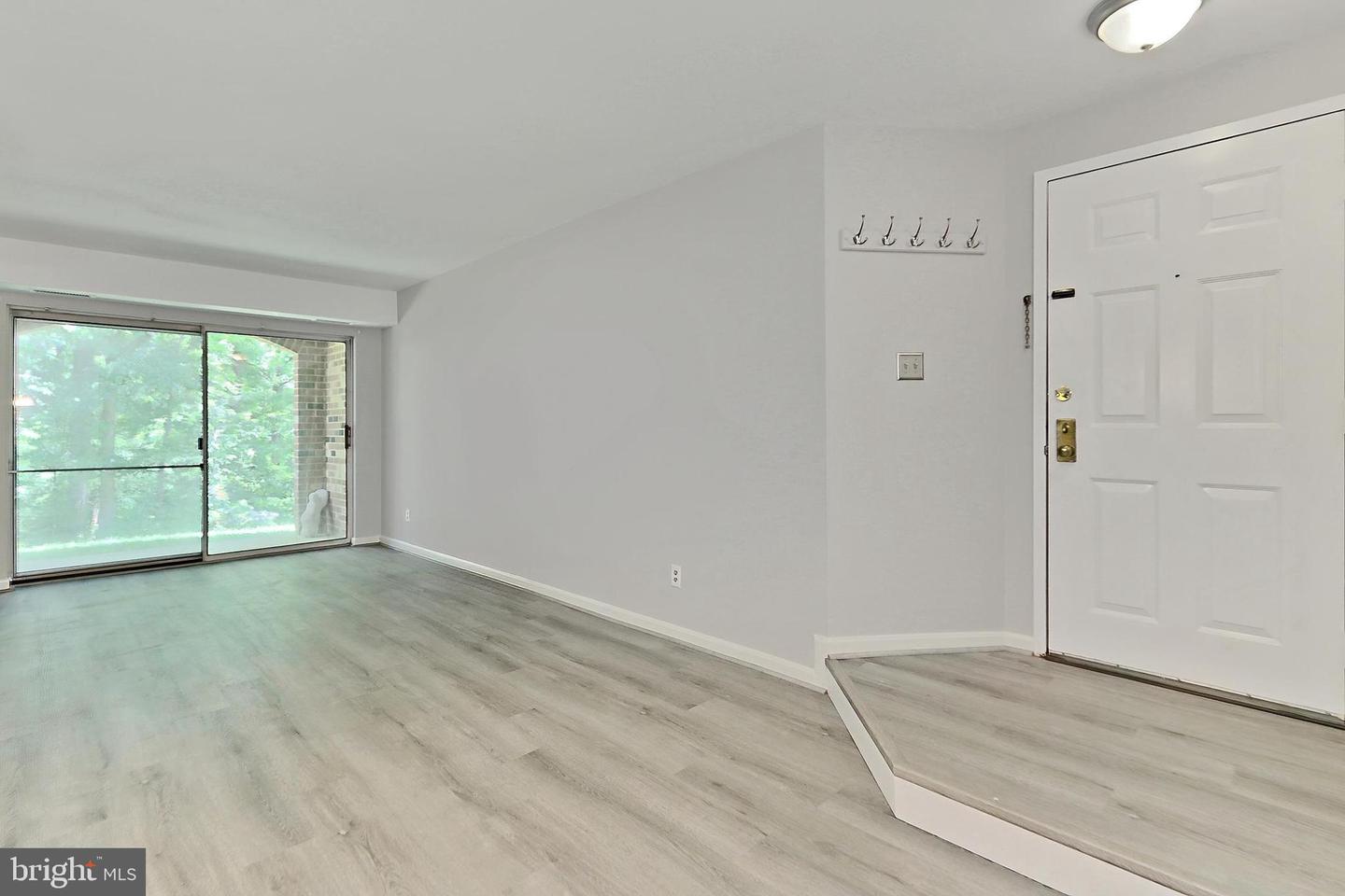 5823 COVE LANDING RD #101, BURKE, Virginia 22015, 1 Bedroom Bedrooms, ,1 BathroomBathrooms,Residential,For sale,5823 COVE LANDING RD #101,VAFX2241346 MLS # VAFX2241346