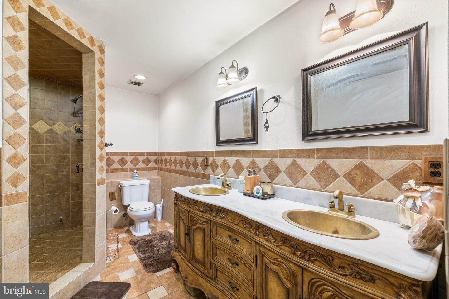 18309 ELDORADO WAY, LEESBURG, Virginia 20176, 5 Bedrooms Bedrooms, ,4 BathroomsBathrooms,Residential,For sale,18309 ELDORADO WAY,VALO2096692 MLS # VALO2096692