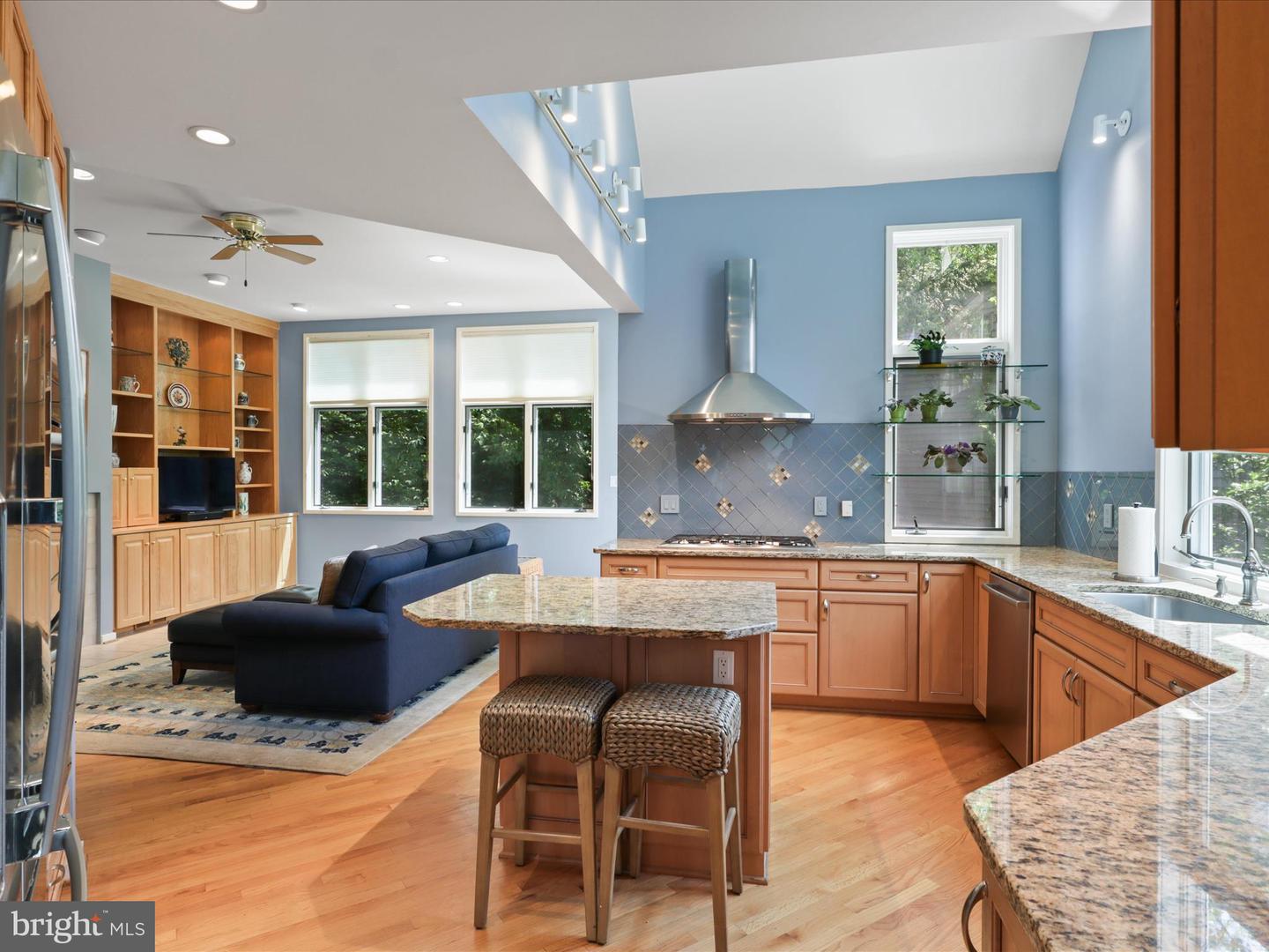 11583 GREENWICH POINT RD, RESTON, Virginia 20194, 5 Bedrooms Bedrooms, ,5 BathroomsBathrooms,Residential,For sale,11583 GREENWICH POINT RD,VAFX2241476 MLS # VAFX2241476