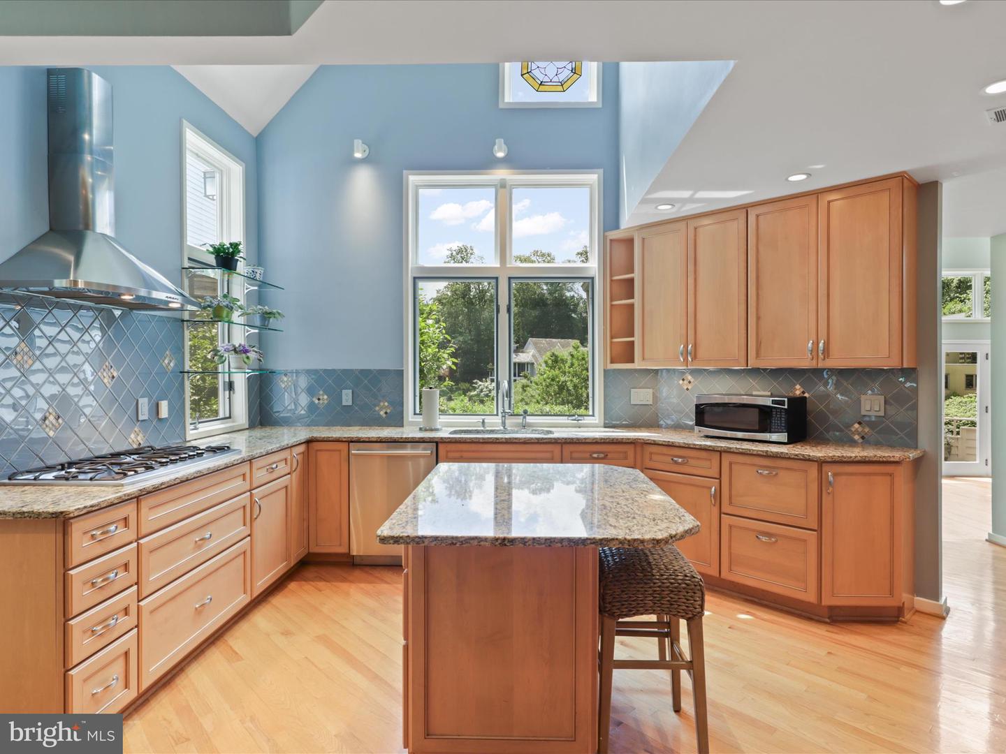 11583 GREENWICH POINT RD, RESTON, Virginia 20194, 5 Bedrooms Bedrooms, ,5 BathroomsBathrooms,Residential,For sale,11583 GREENWICH POINT RD,VAFX2241476 MLS # VAFX2241476