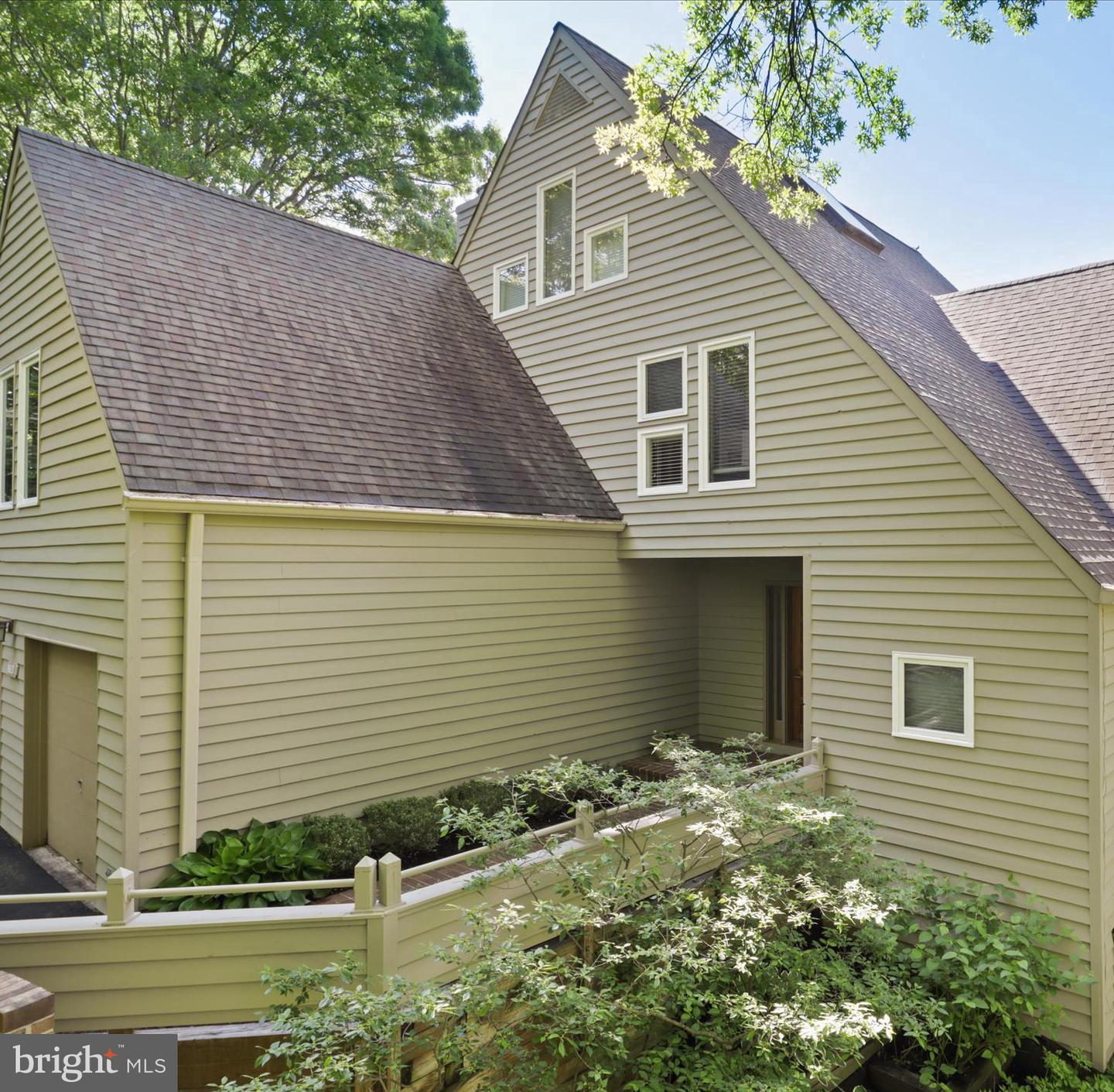 11583 GREENWICH POINT RD, RESTON, Virginia 20194, 5 Bedrooms Bedrooms, ,5 BathroomsBathrooms,Residential,For sale,11583 GREENWICH POINT RD,VAFX2241476 MLS # VAFX2241476