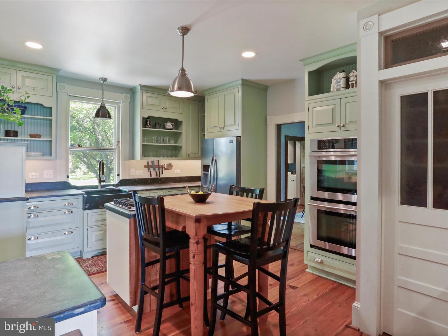 351 S ORCHARD DR, PURCELLVILLE, Virginia 20132, 5 Bedrooms Bedrooms, ,2 BathroomsBathrooms,Residential,For sale,351 S ORCHARD DR,VALO2096808 MLS # VALO2096808