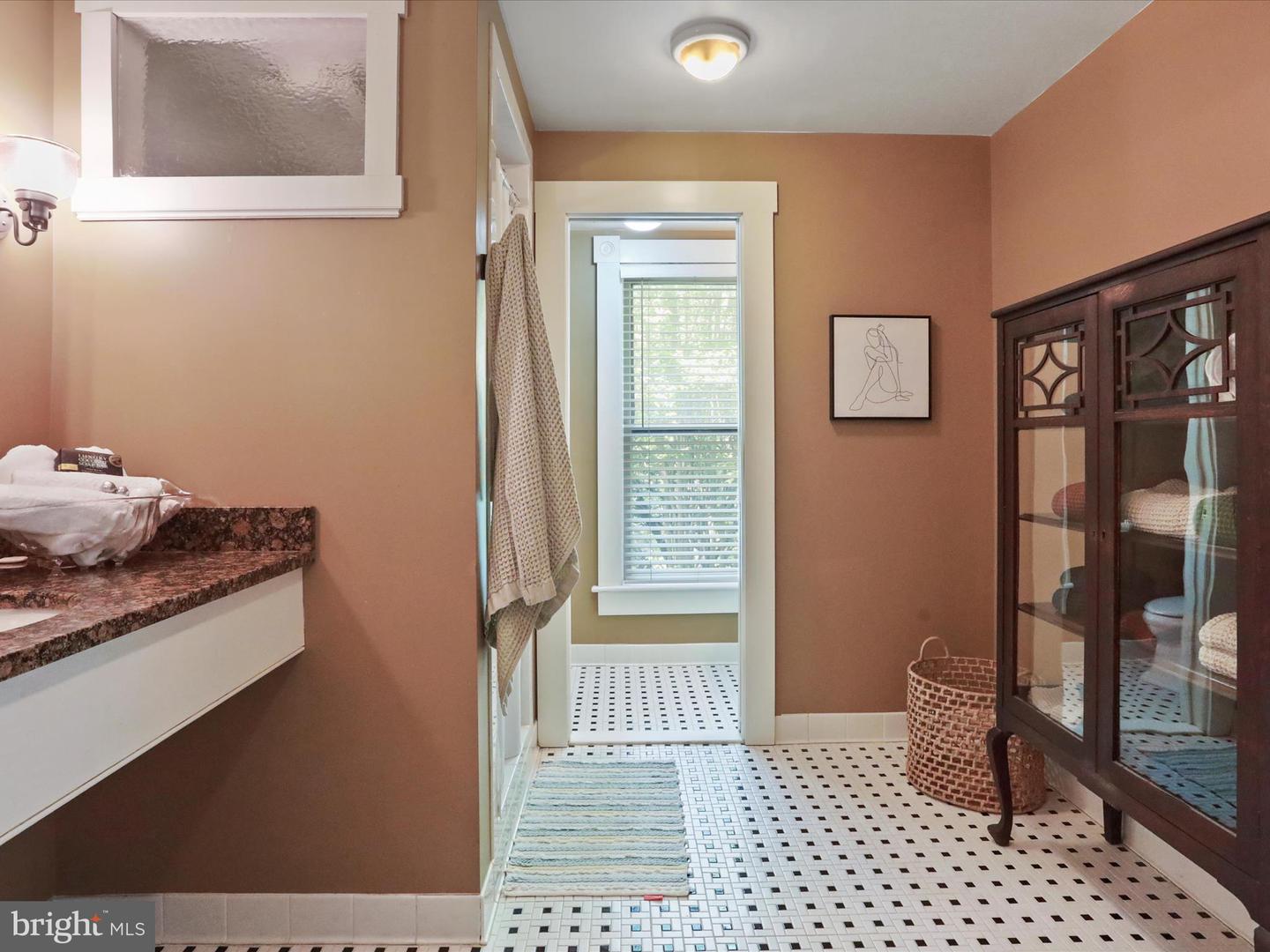 351 S ORCHARD DR, PURCELLVILLE, Virginia 20132, 5 Bedrooms Bedrooms, ,2 BathroomsBathrooms,Residential,For sale,351 S ORCHARD DR,VALO2096808 MLS # VALO2096808