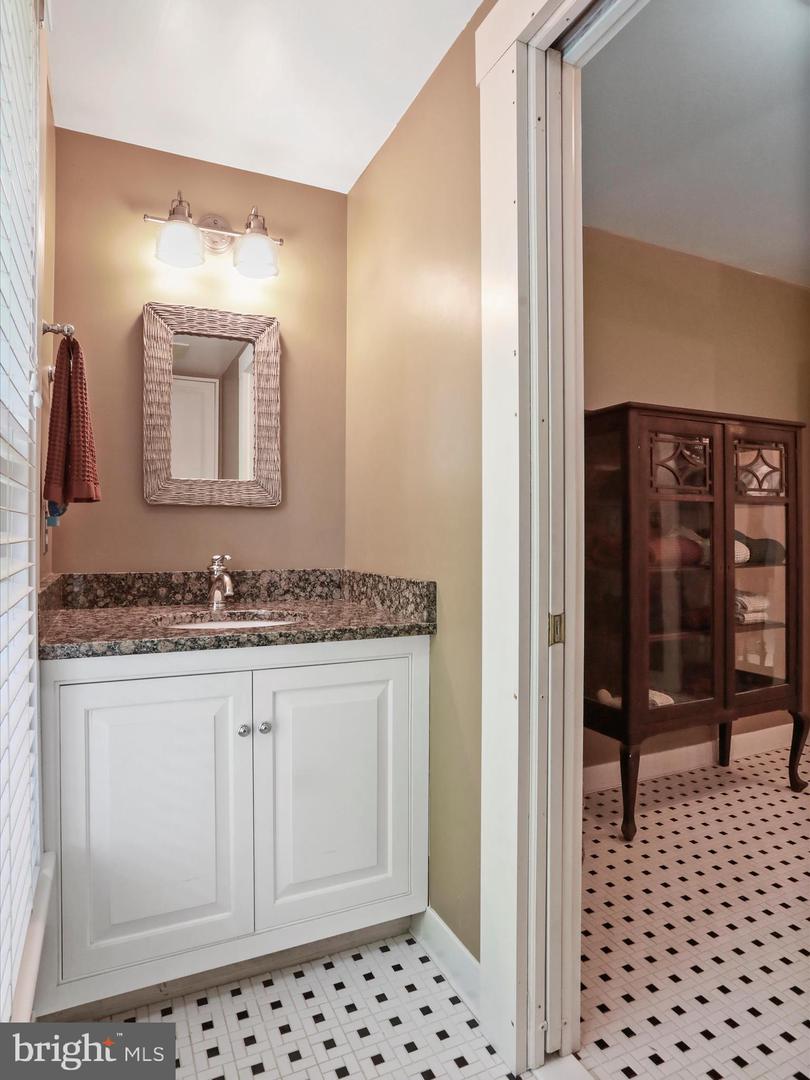 351 S ORCHARD DR, PURCELLVILLE, Virginia 20132, 5 Bedrooms Bedrooms, ,2 BathroomsBathrooms,Residential,For sale,351 S ORCHARD DR,VALO2096808 MLS # VALO2096808