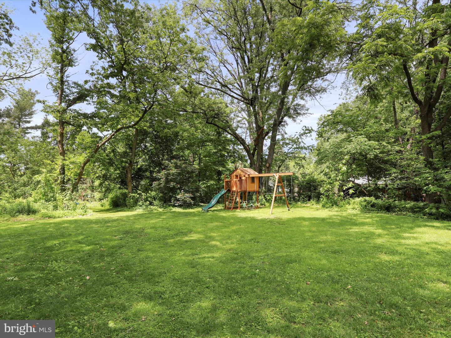 351 S ORCHARD DR, PURCELLVILLE, Virginia 20132, 5 Bedrooms Bedrooms, ,2 BathroomsBathrooms,Residential,For sale,351 S ORCHARD DR,VALO2096808 MLS # VALO2096808