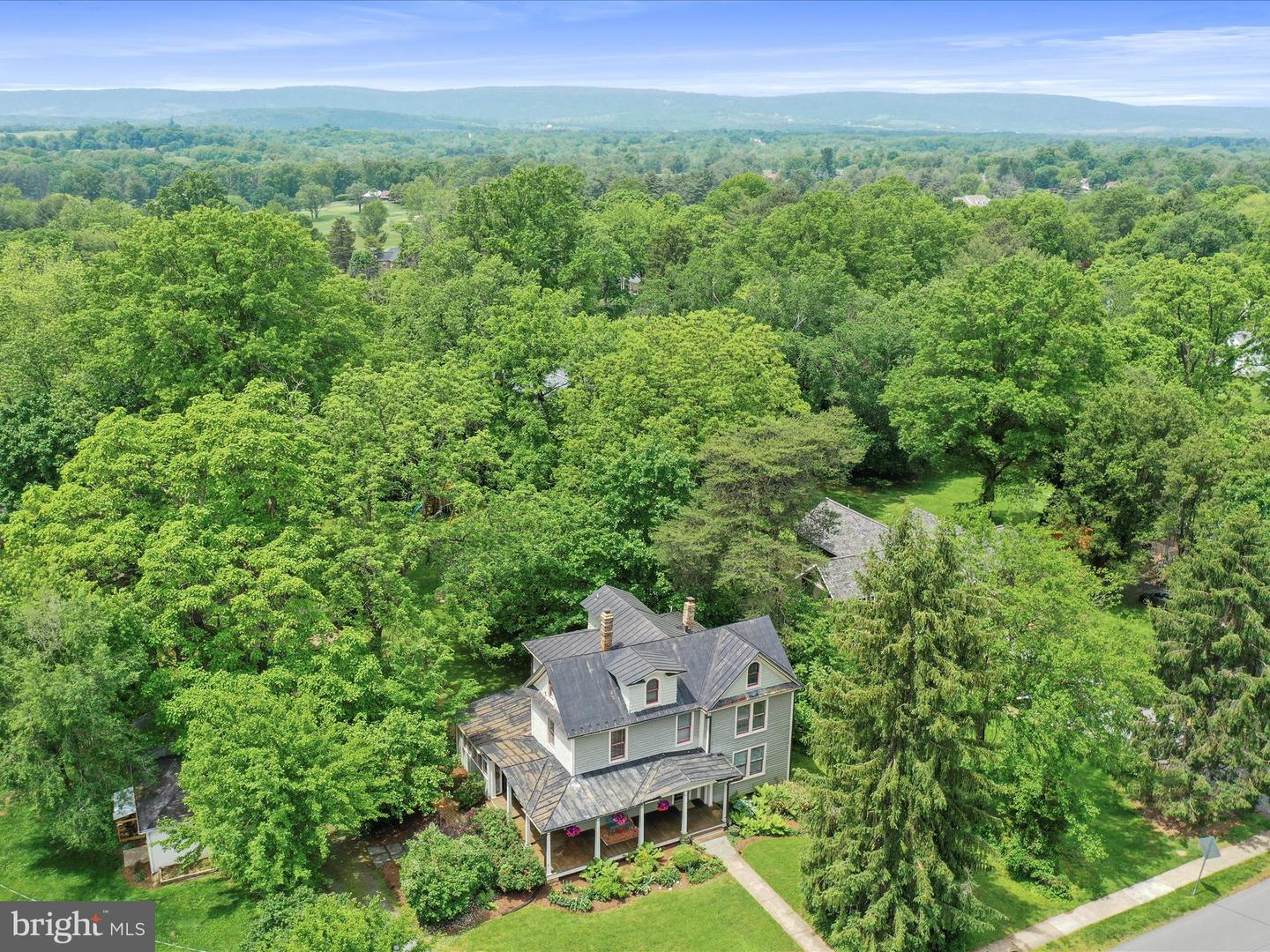351 S ORCHARD DR, PURCELLVILLE, Virginia 20132, 5 Bedrooms Bedrooms, ,2 BathroomsBathrooms,Residential,For sale,351 S ORCHARD DR,VALO2096808 MLS # VALO2096808