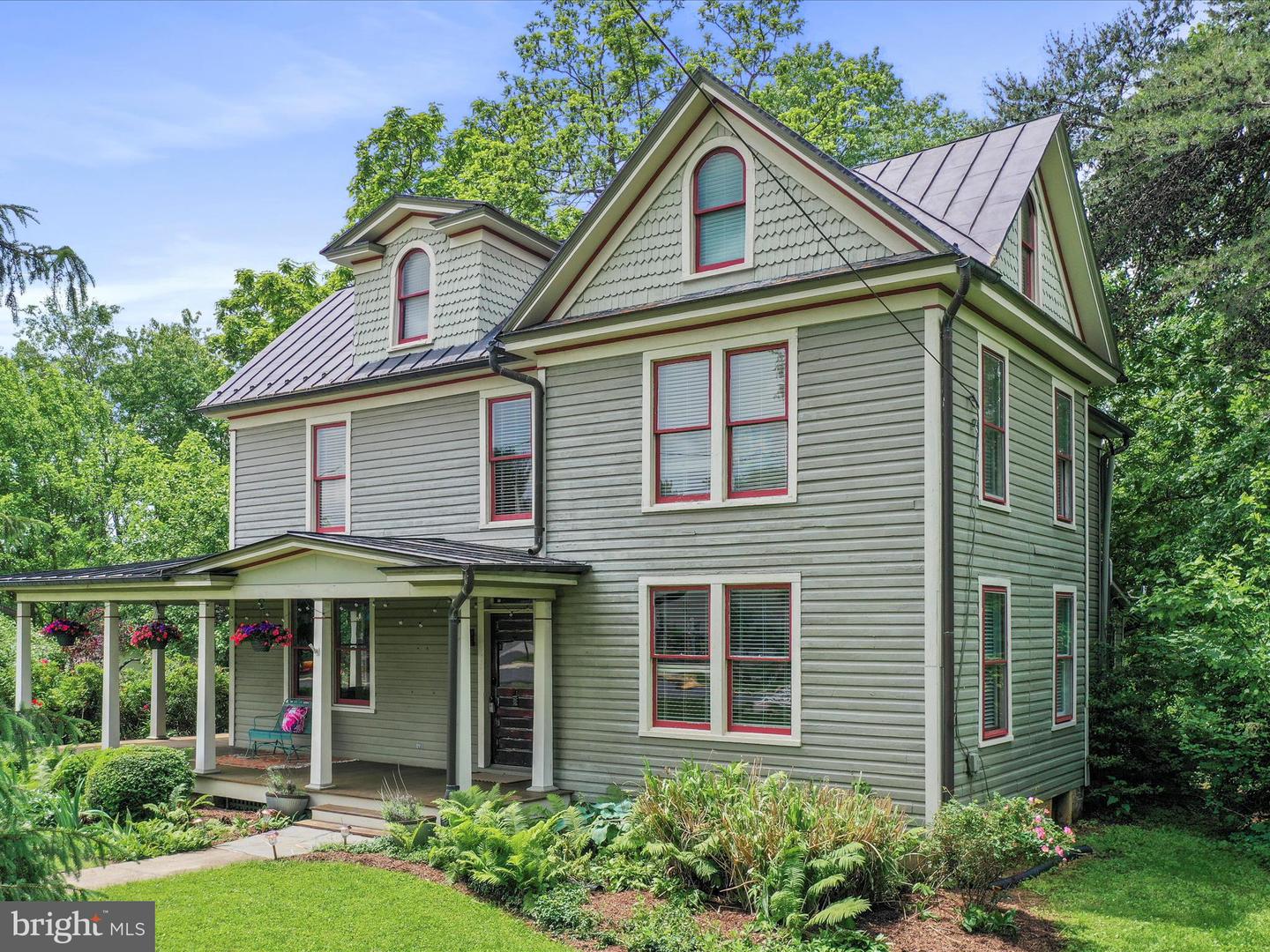 351 S ORCHARD DR, PURCELLVILLE, Virginia 20132, 5 Bedrooms Bedrooms, ,2 BathroomsBathrooms,Residential,For sale,351 S ORCHARD DR,VALO2096808 MLS # VALO2096808