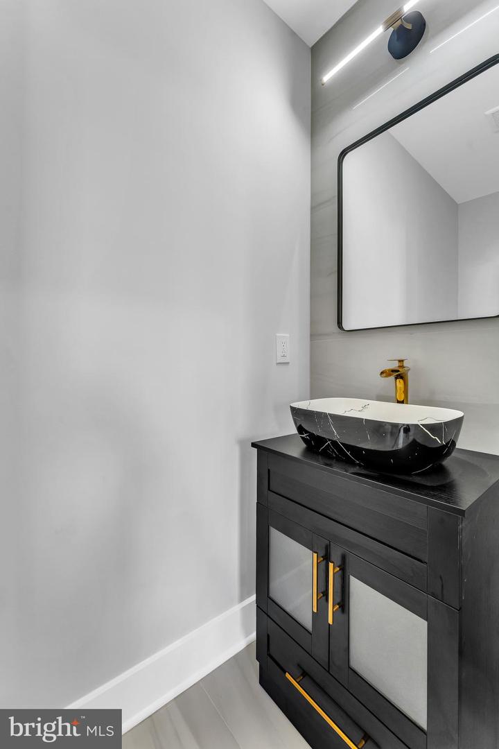 3521 NEW HAMPSHIRE AVE NW #A, WASHINGTON, District Of Columbia 20010, 3 Bedrooms Bedrooms, ,2 BathroomsBathrooms,Residential,For sale,3521 NEW HAMPSHIRE AVE NW #A,DCDC2201262 MLS # DCDC2201262