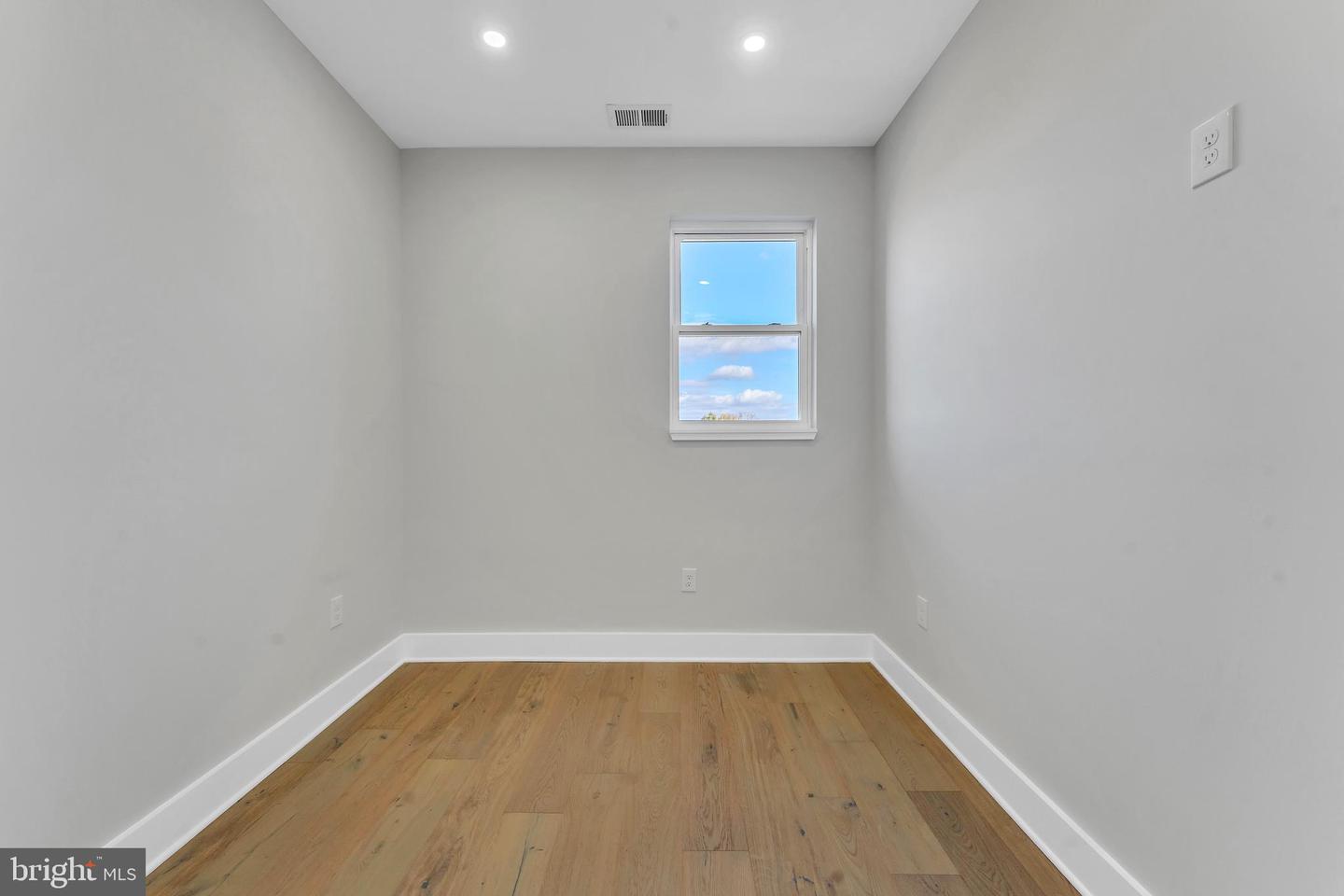 3521 NEW HAMPSHIRE AVE NW #A, WASHINGTON, District Of Columbia 20010, 3 Bedrooms Bedrooms, ,2 BathroomsBathrooms,Residential,For sale,3521 NEW HAMPSHIRE AVE NW #A,DCDC2201262 MLS # DCDC2201262