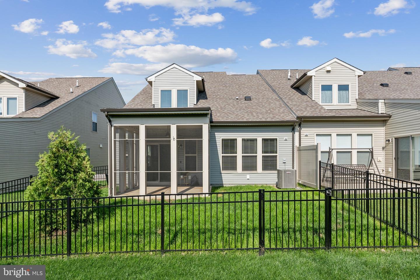 16093 CALLA LILY LN, HAYMARKET, Virginia 20169, 3 Bedrooms Bedrooms, ,3 BathroomsBathrooms,Residential,For sale,16093 CALLA LILY LN,VAPW2095032 MLS # VAPW2095032