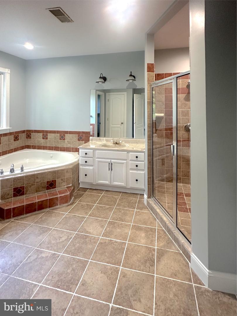 8512 SPRUCE ST, MANASSAS, Virginia 20111, 8 Bedrooms Bedrooms, ,5 BathroomsBathrooms,Residential,For sale,8512 SPRUCE ST,VAPW2095036 MLS # VAPW2095036