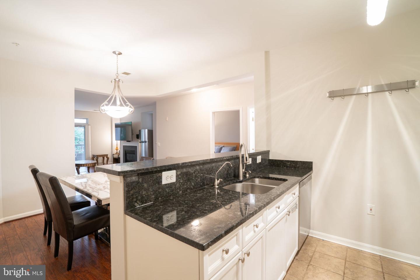 4320-C CANNON RIDGE CT #50, FAIRFAX, Virginia 22030, 2 Bedrooms Bedrooms, ,2 BathroomsBathrooms,Residential,For sale,4320-C CANNON RIDGE CT #50,VAFX2241866 MLS # VAFX2241866