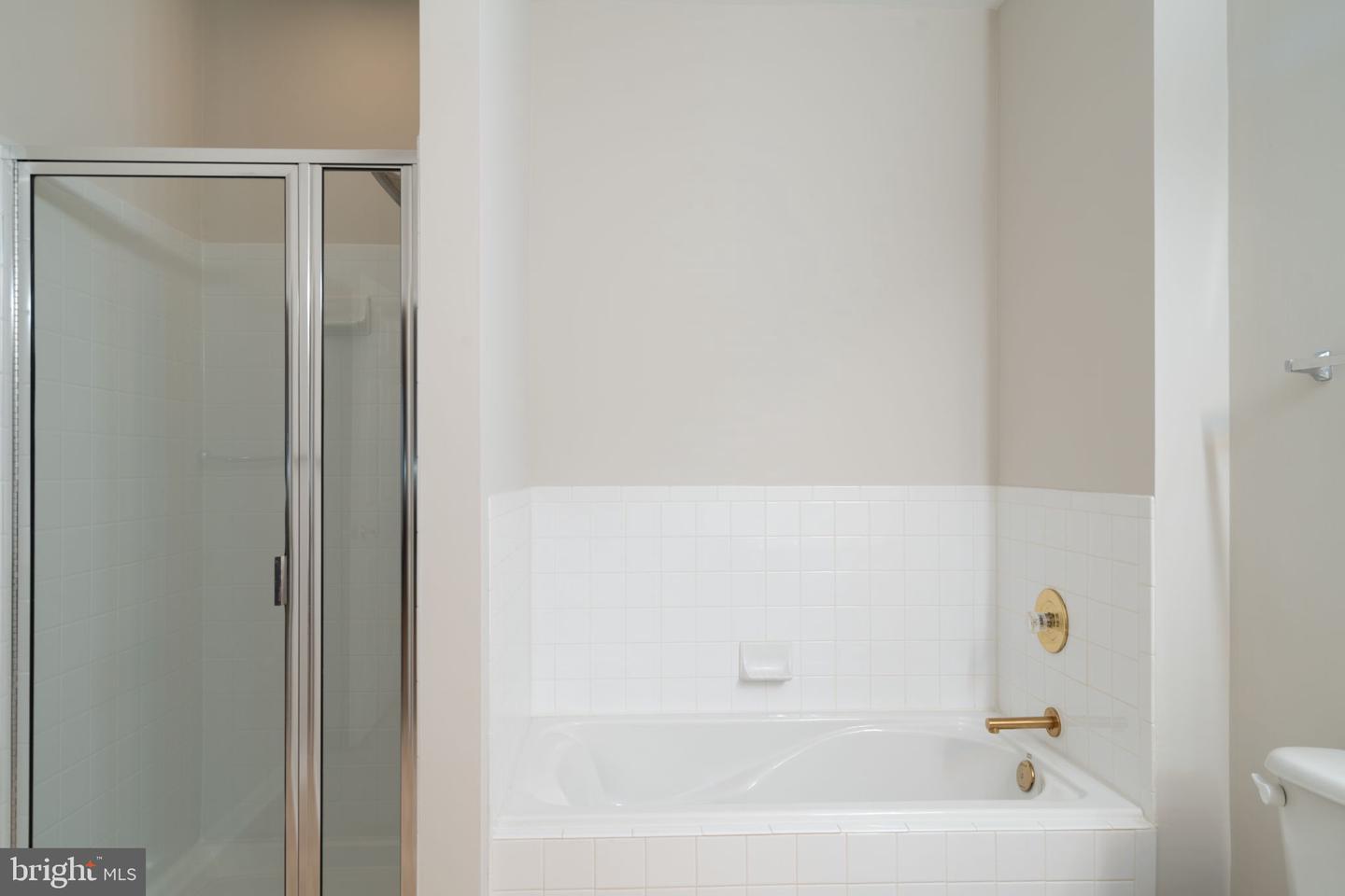 4320-C CANNON RIDGE CT #50, FAIRFAX, Virginia 22030, 2 Bedrooms Bedrooms, ,2 BathroomsBathrooms,Residential,For sale,4320-C CANNON RIDGE CT #50,VAFX2241866 MLS # VAFX2241866