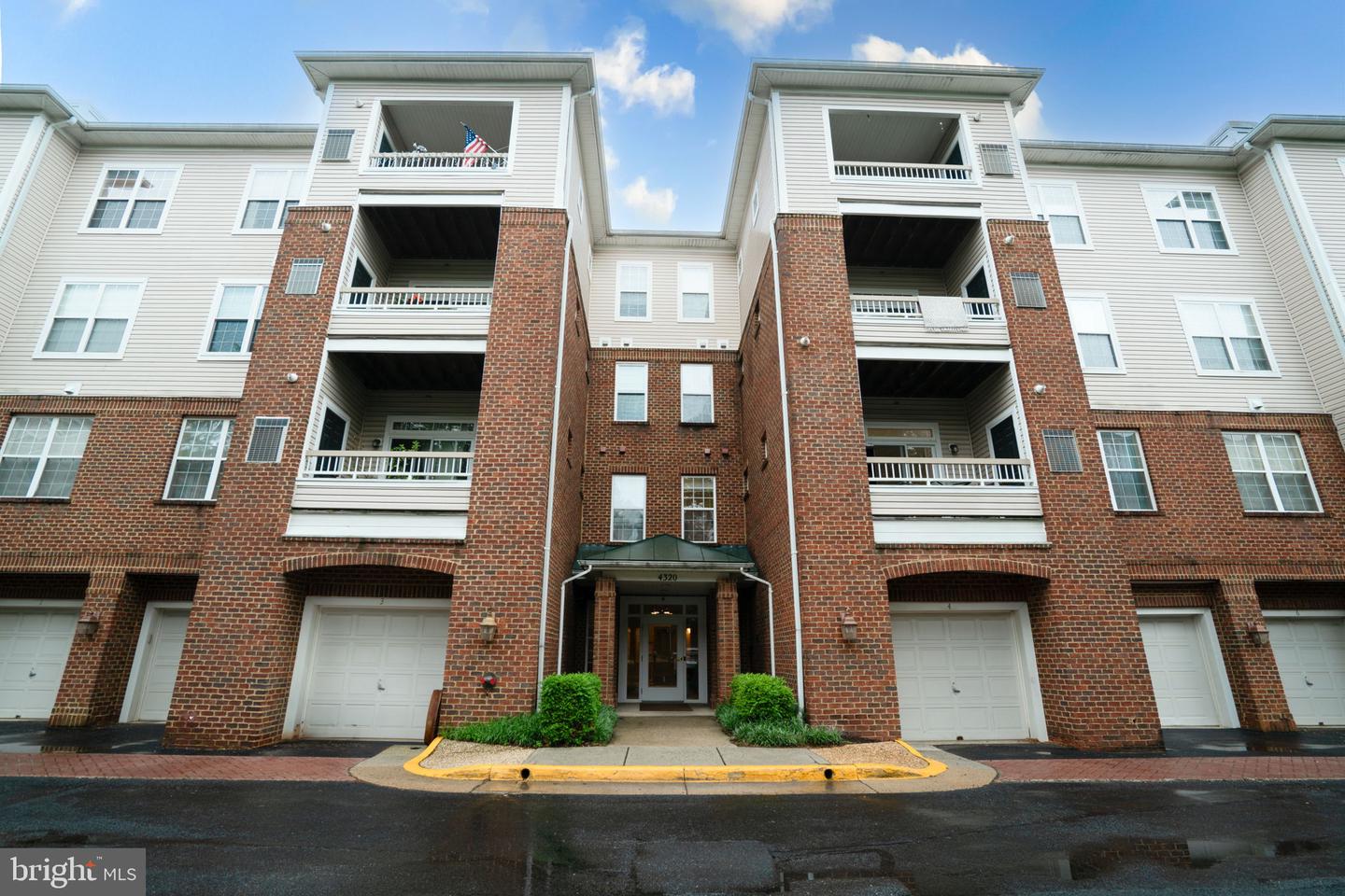 4320-C CANNON RIDGE CT #50, FAIRFAX, Virginia 22030, 2 Bedrooms Bedrooms, ,2 BathroomsBathrooms,Residential,For sale,4320-C CANNON RIDGE CT #50,VAFX2241866 MLS # VAFX2241866