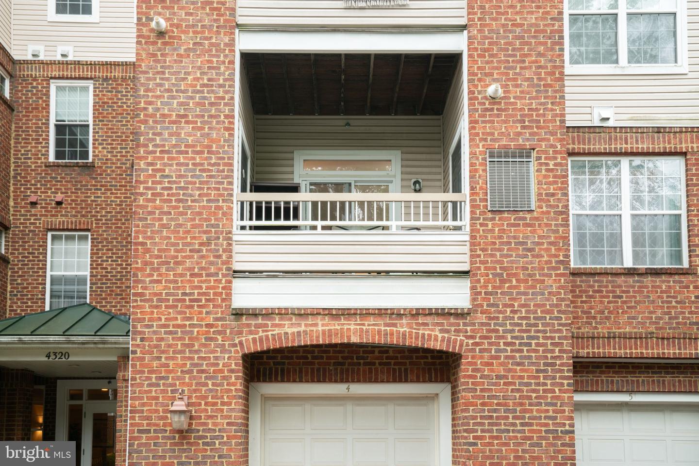 4320-C CANNON RIDGE CT #50, FAIRFAX, Virginia 22030, 2 Bedrooms Bedrooms, ,2 BathroomsBathrooms,Residential,For sale,4320-C CANNON RIDGE CT #50,VAFX2241866 MLS # VAFX2241866