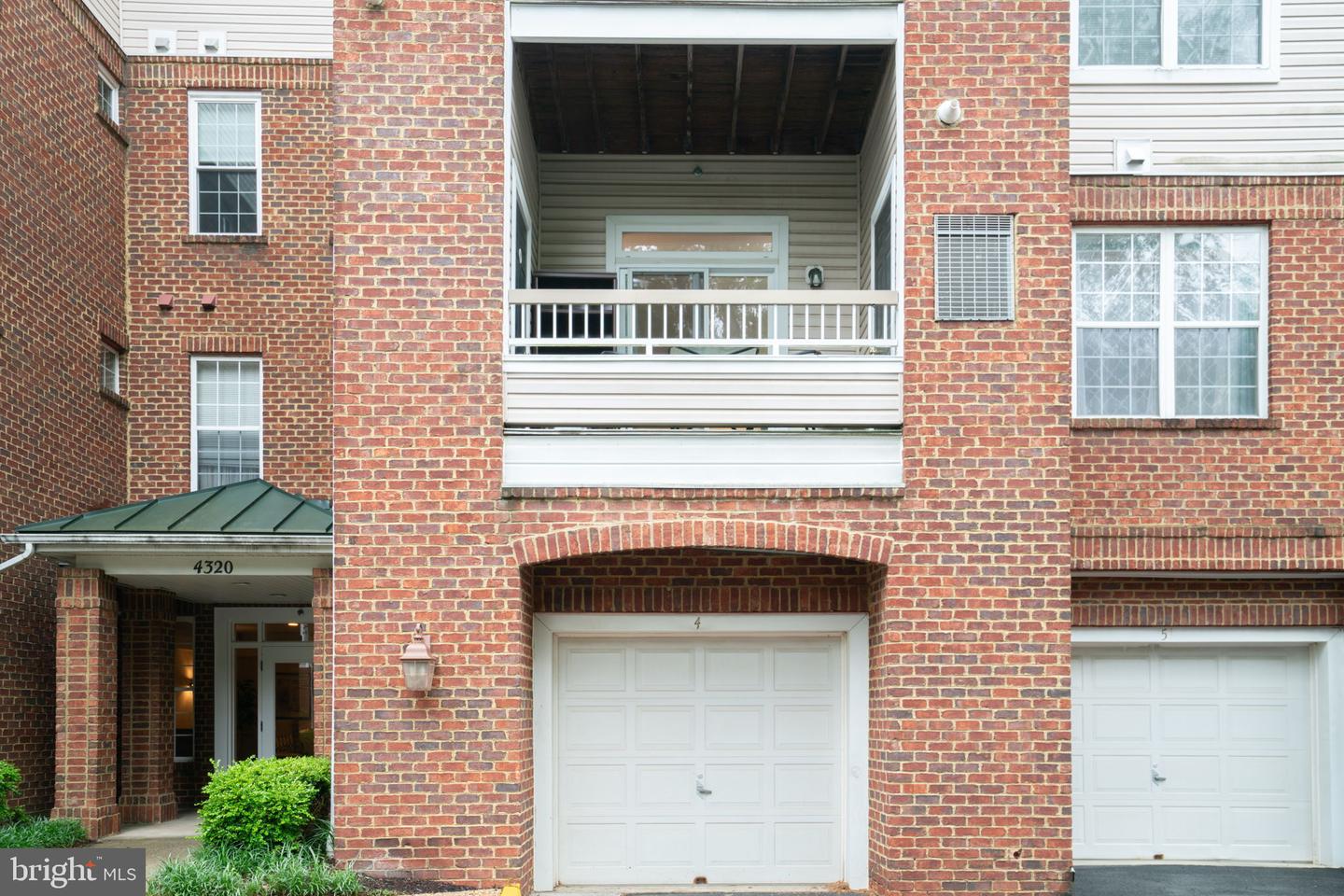 4320-C CANNON RIDGE CT #50, FAIRFAX, Virginia 22030, 2 Bedrooms Bedrooms, ,2 BathroomsBathrooms,Residential,For sale,4320-C CANNON RIDGE CT #50,VAFX2241866 MLS # VAFX2241866