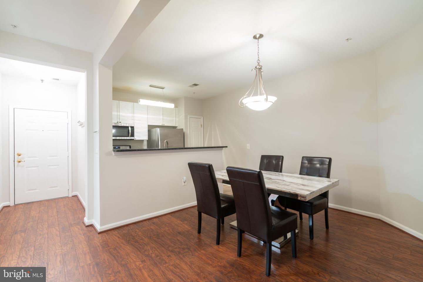 4320-C CANNON RIDGE CT #50, FAIRFAX, Virginia 22030, 2 Bedrooms Bedrooms, ,2 BathroomsBathrooms,Residential,For sale,4320-C CANNON RIDGE CT #50,VAFX2241866 MLS # VAFX2241866