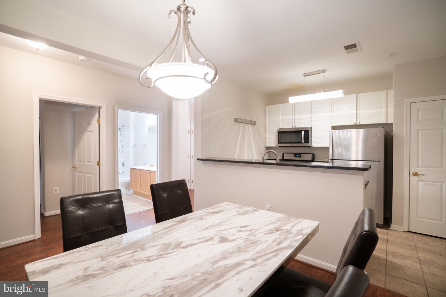 4320-C CANNON RIDGE CT #50, FAIRFAX, Virginia 22030, 2 Bedrooms Bedrooms, ,2 BathroomsBathrooms,Residential,For sale,4320-C CANNON RIDGE CT #50,VAFX2241866 MLS # VAFX2241866