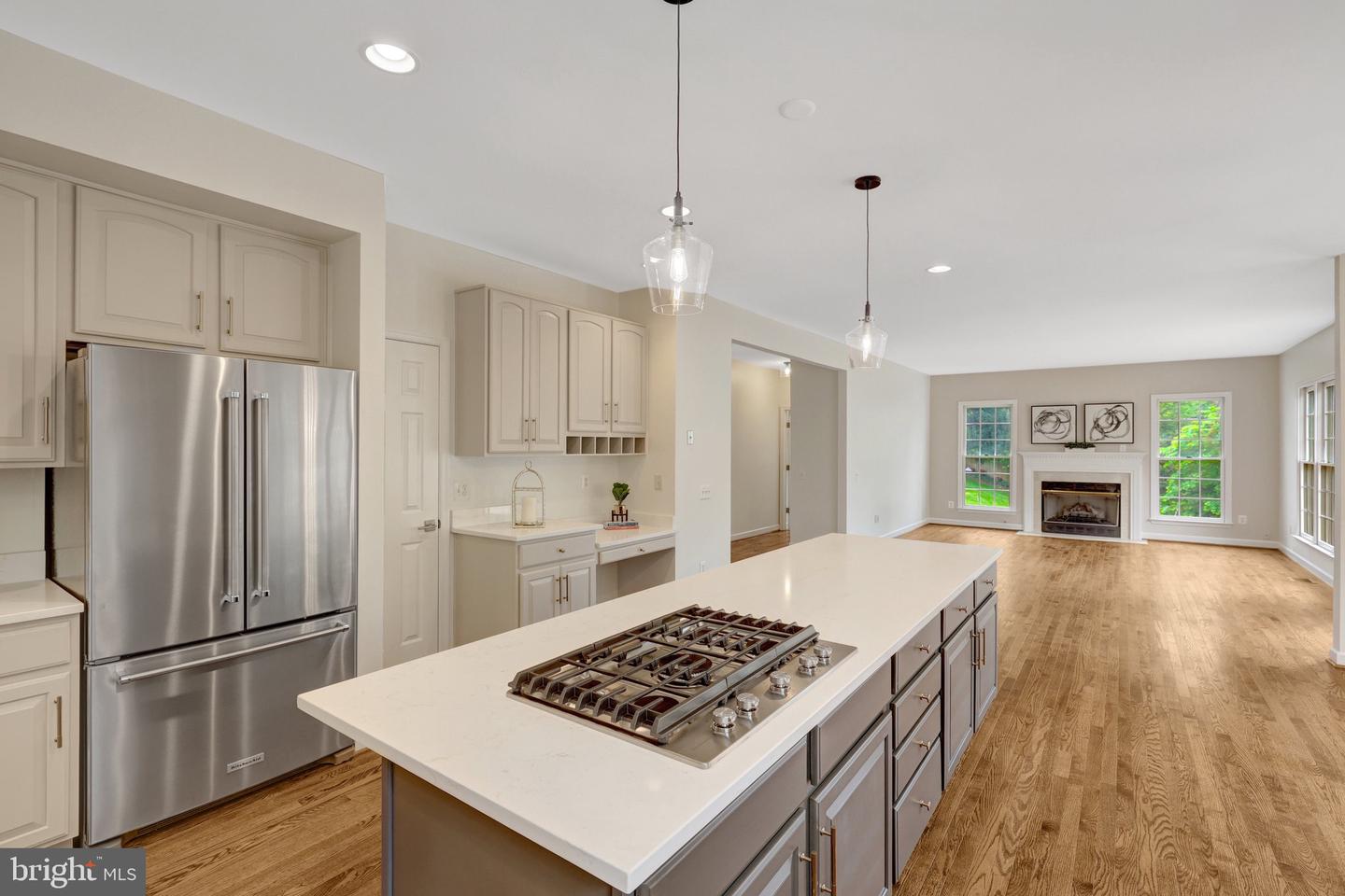 2160 BONAVENTURE DR, VIENNA, Virginia 22181, 4 Bedrooms Bedrooms, ,4 BathroomsBathrooms,Residential,For sale,2160 BONAVENTURE DR,VAFX2242092 MLS # VAFX2242092