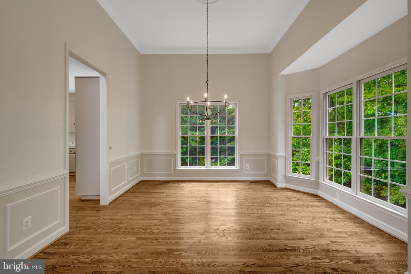 2160 BONAVENTURE DR, VIENNA, Virginia 22181, 4 Bedrooms Bedrooms, ,4 BathroomsBathrooms,Residential,For sale,2160 BONAVENTURE DR,VAFX2242092 MLS # VAFX2242092