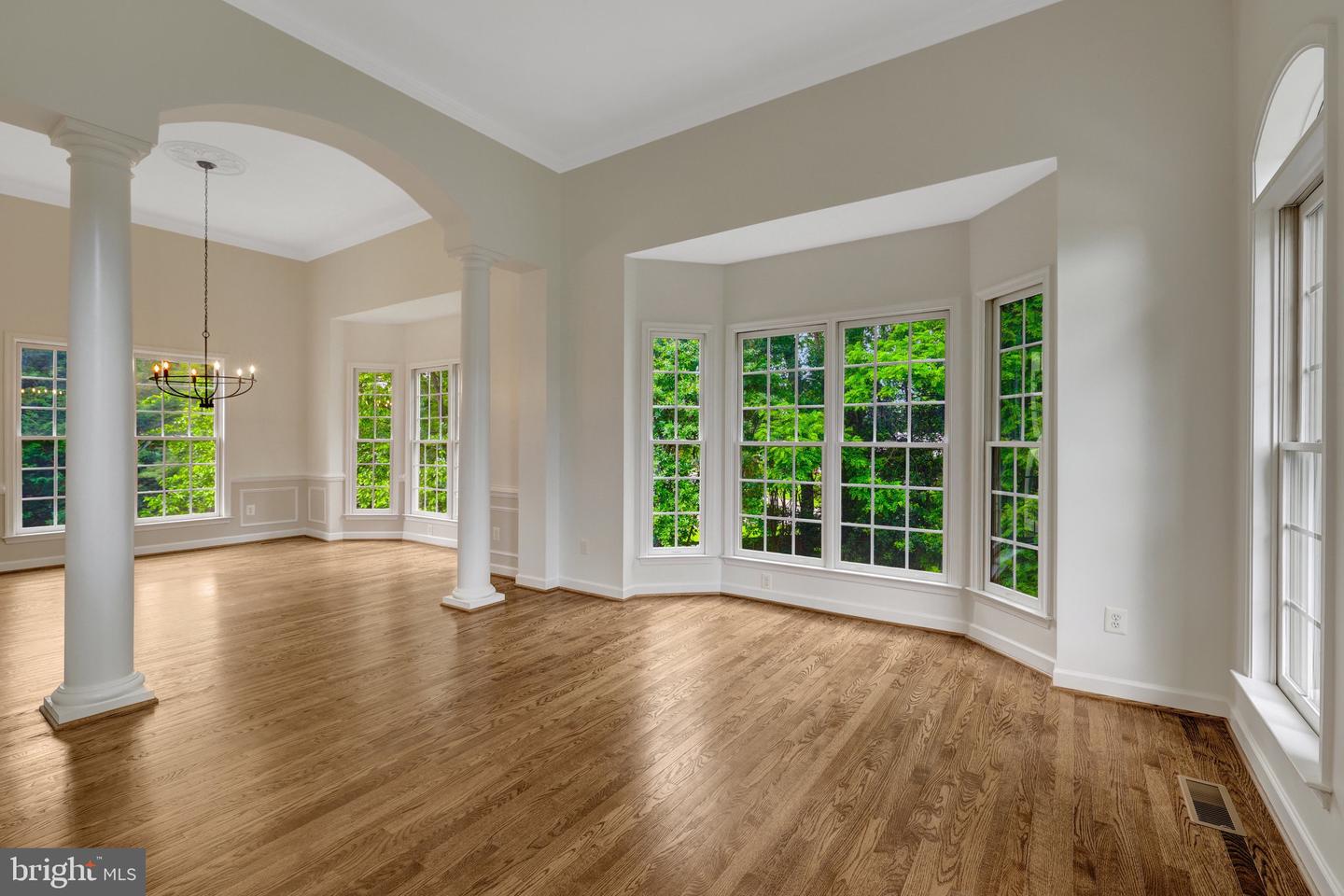 2160 BONAVENTURE DR, VIENNA, Virginia 22181, 4 Bedrooms Bedrooms, ,4 BathroomsBathrooms,Residential,For sale,2160 BONAVENTURE DR,VAFX2242092 MLS # VAFX2242092