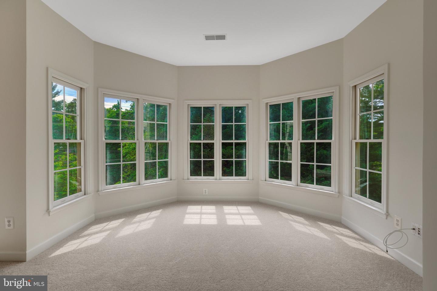2160 BONAVENTURE DR, VIENNA, Virginia 22181, 4 Bedrooms Bedrooms, ,4 BathroomsBathrooms,Residential,For sale,2160 BONAVENTURE DR,VAFX2242092 MLS # VAFX2242092
