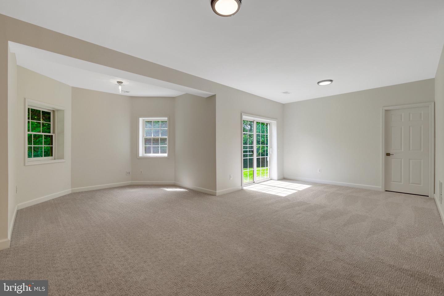 2160 BONAVENTURE DR, VIENNA, Virginia 22181, 4 Bedrooms Bedrooms, ,4 BathroomsBathrooms,Residential,For sale,2160 BONAVENTURE DR,VAFX2242092 MLS # VAFX2242092