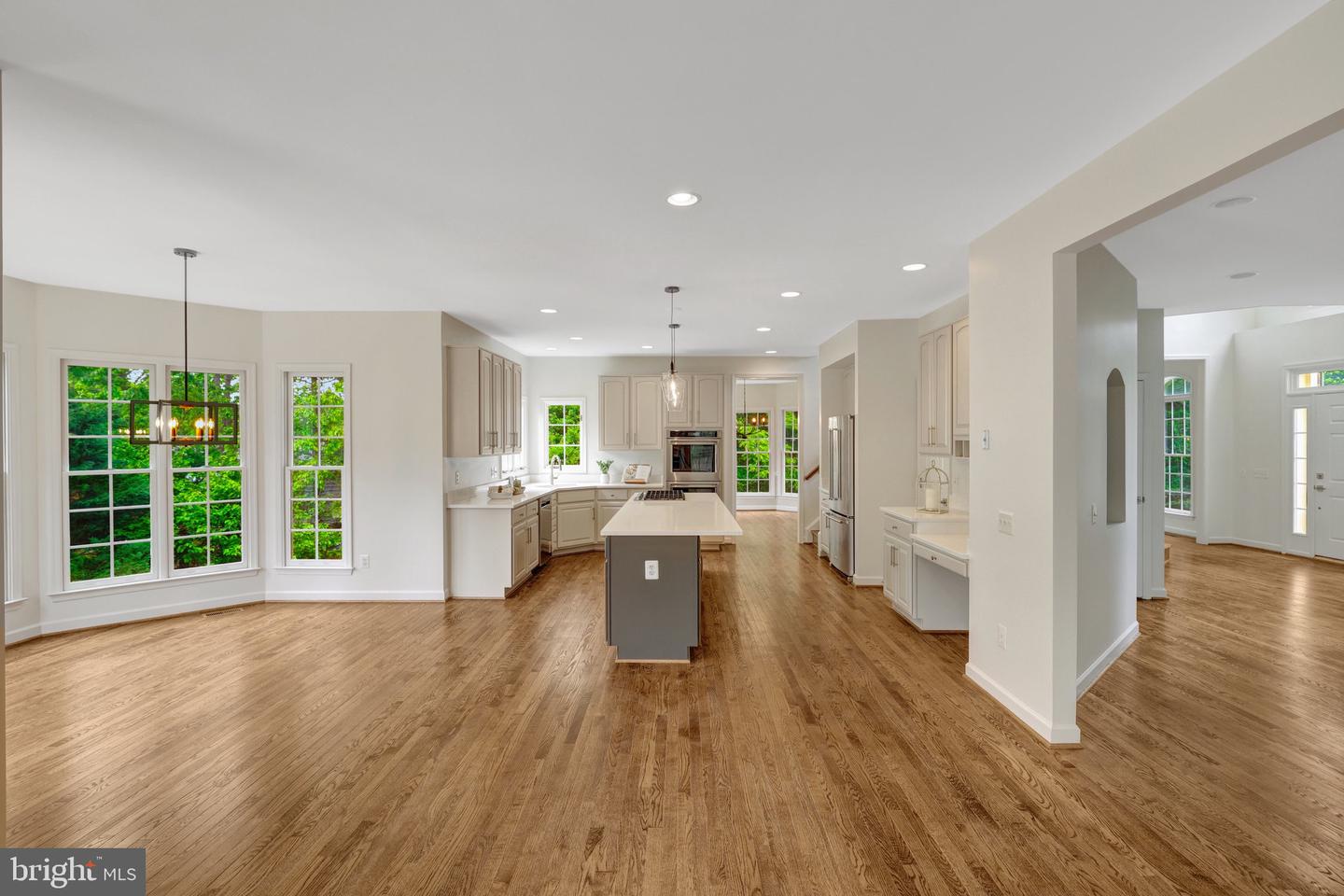 2160 BONAVENTURE DR, VIENNA, Virginia 22181, 4 Bedrooms Bedrooms, ,4 BathroomsBathrooms,Residential,For sale,2160 BONAVENTURE DR,VAFX2242092 MLS # VAFX2242092