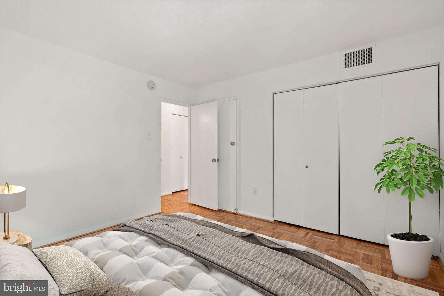 700 7TH ST SW #507, WASHINGTON, District Of Columbia 20024, 2 Bedrooms Bedrooms, 5 Rooms Rooms,1 BathroomBathrooms,Residential,For sale,700 7TH ST SW #507,DCDC2201636 MLS # DCDC2201636