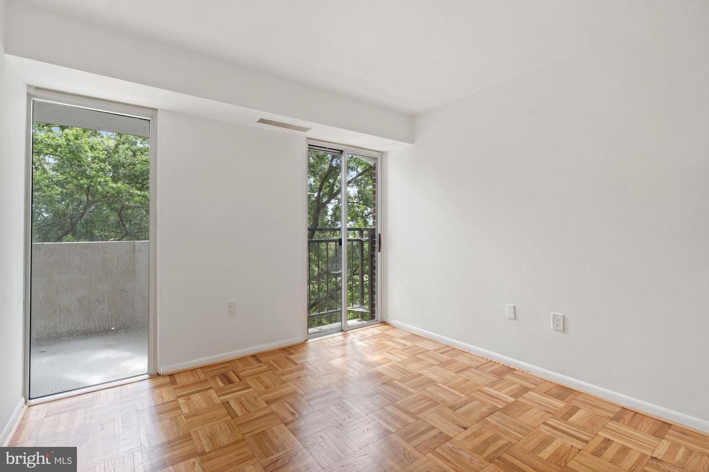 700 7TH ST SW #507, WASHINGTON, District Of Columbia 20024, 2 Bedrooms Bedrooms, 5 Rooms Rooms,1 BathroomBathrooms,Residential,For sale,700 7TH ST SW #507,DCDC2201636 MLS # DCDC2201636