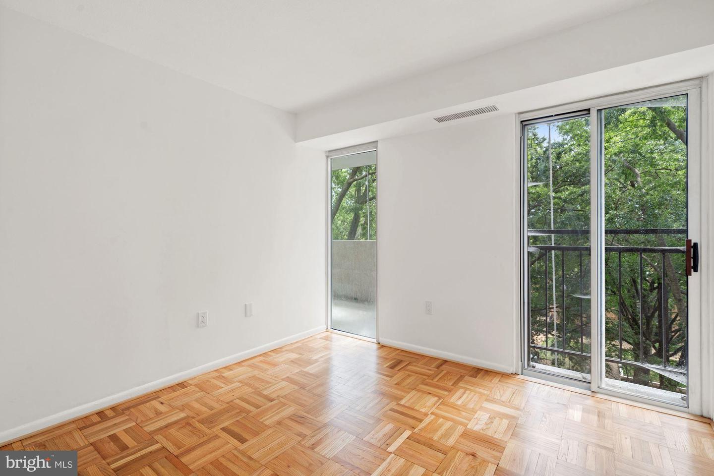 700 7TH ST SW #507, WASHINGTON, District Of Columbia 20024, 2 Bedrooms Bedrooms, 5 Rooms Rooms,1 BathroomBathrooms,Residential,For sale,700 7TH ST SW #507,DCDC2201636 MLS # DCDC2201636