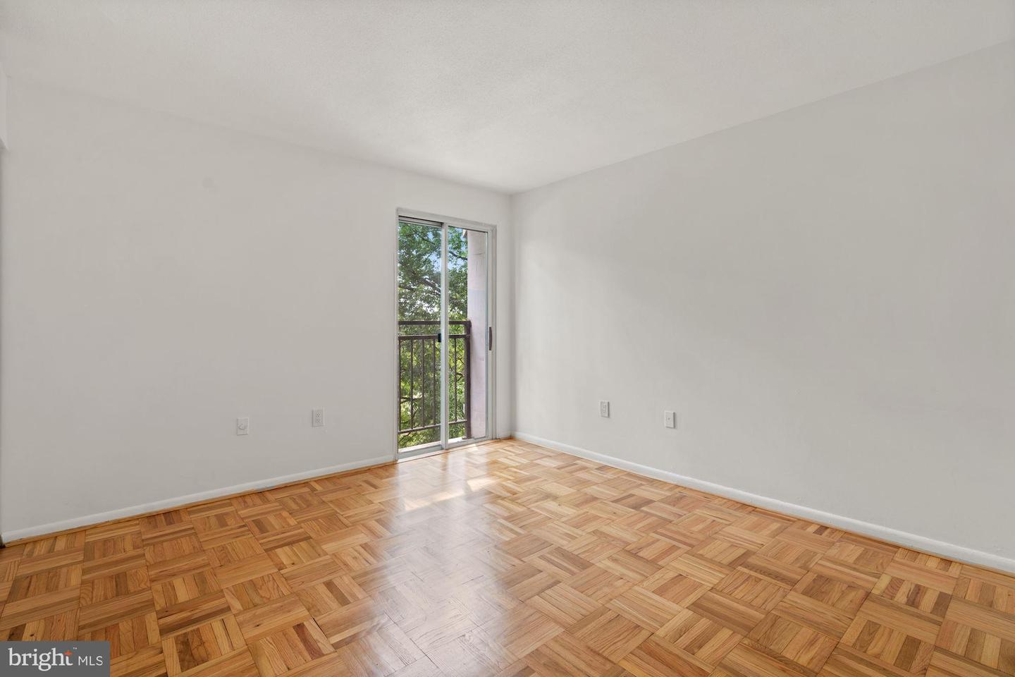 700 7TH ST SW #507, WASHINGTON, District Of Columbia 20024, 2 Bedrooms Bedrooms, 5 Rooms Rooms,1 BathroomBathrooms,Residential,For sale,700 7TH ST SW #507,DCDC2201636 MLS # DCDC2201636