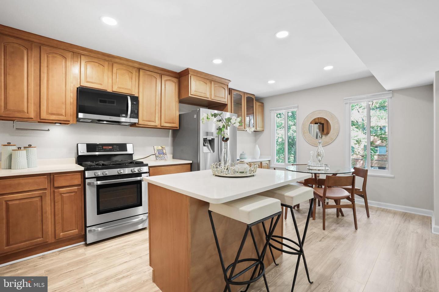 5050 7TH RD S #201, ARLINGTON, Virginia 22204, 2 Bedrooms Bedrooms, ,1 BathroomBathrooms,Residential,For sale,5050 7TH RD S #201,VAAR2057936 MLS # VAAR2057936