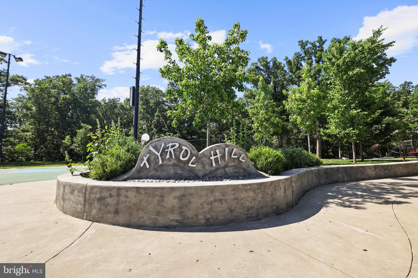 5050 7TH RD S #201, ARLINGTON, Virginia 22204, 2 Bedrooms Bedrooms, ,1 BathroomBathrooms,Residential,For sale,5050 7TH RD S #201,VAAR2057936 MLS # VAAR2057936