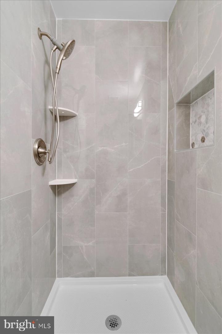 5521 4TH ST NW, WASHINGTON, District Of Columbia 20011, 5 Bedrooms Bedrooms, ,3 BathroomsBathrooms,Residential,For sale,5521 4TH ST NW,DCDC2201698 MLS # DCDC2201698