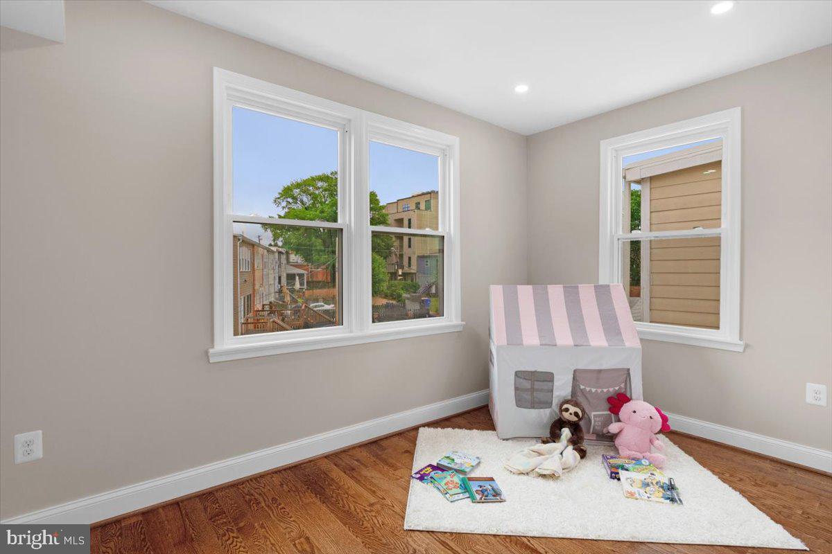 5521 4TH ST NW, WASHINGTON, District Of Columbia 20011, 5 Bedrooms Bedrooms, ,3 BathroomsBathrooms,Residential,For sale,5521 4TH ST NW,DCDC2201698 MLS # DCDC2201698