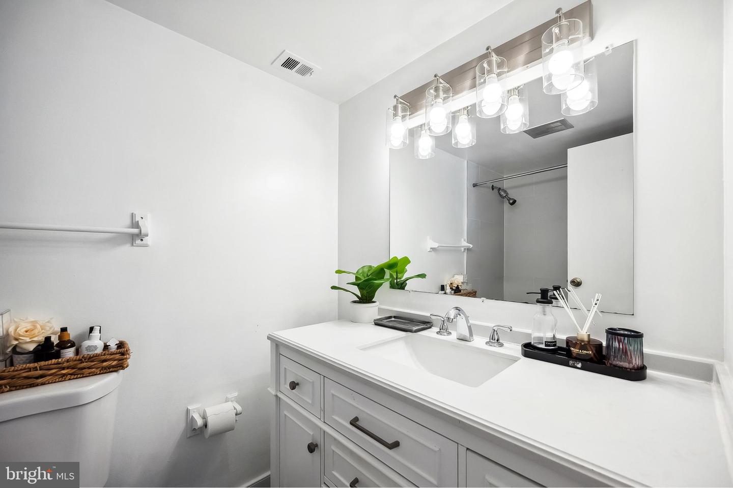 3113 BUCCANEER CT #101, FAIRFAX, Virginia 22031, 2 Bedrooms Bedrooms, ,2 BathroomsBathrooms,Residential,For sale,3113 BUCCANEER CT #101,VAFX2242188 MLS # VAFX2242188