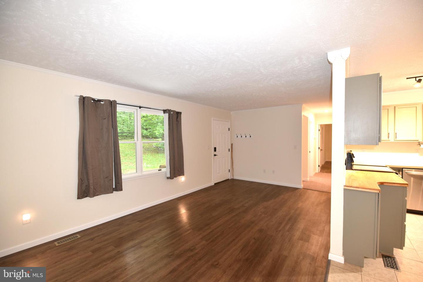 63 HICKORY NUT RD, LINDEN, Virginia 22642, 3 Bedrooms Bedrooms, ,3 BathroomsBathrooms,Residential,For sale,63 HICKORY NUT RD,VAWR2011222 MLS # VAWR2011222