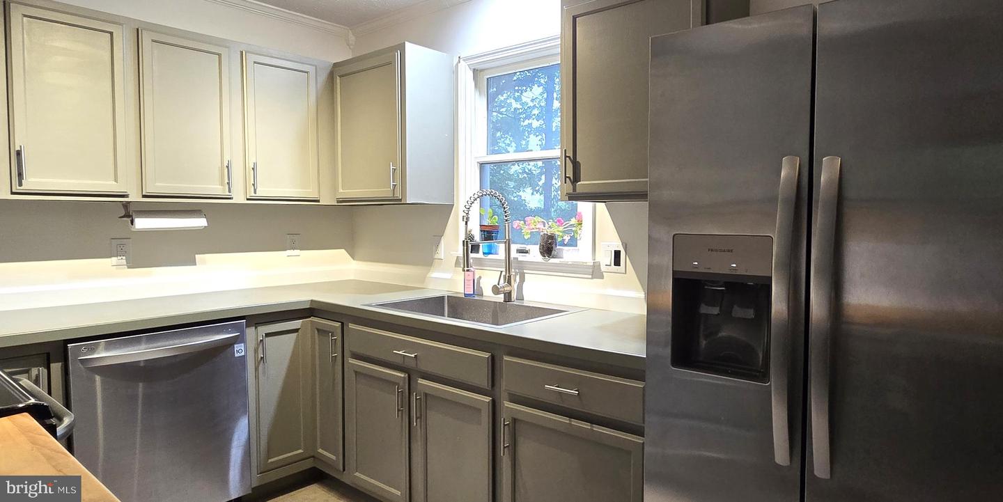 63 HICKORY NUT RD, LINDEN, Virginia 22642, 3 Bedrooms Bedrooms, ,3 BathroomsBathrooms,Residential,For sale,63 HICKORY NUT RD,VAWR2011222 MLS # VAWR2011222