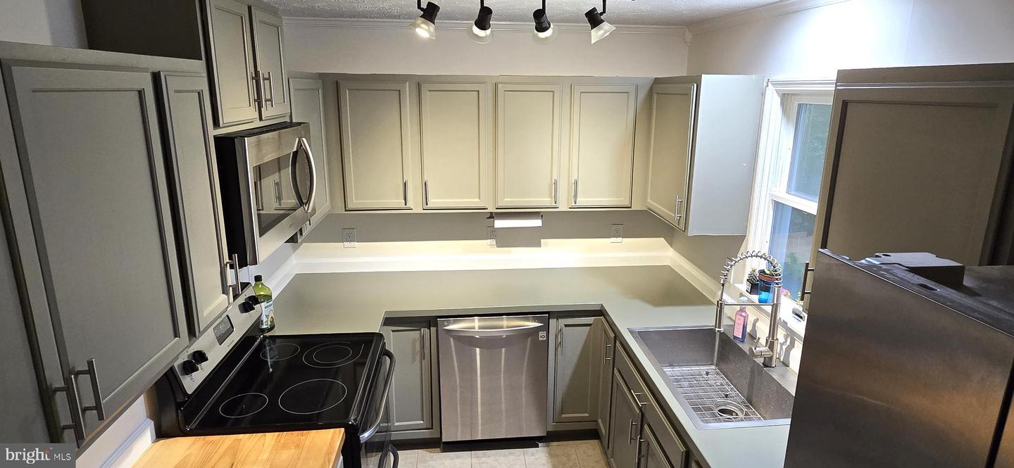 63 HICKORY NUT RD, LINDEN, Virginia 22642, 3 Bedrooms Bedrooms, ,3 BathroomsBathrooms,Residential,For sale,63 HICKORY NUT RD,VAWR2011222 MLS # VAWR2011222